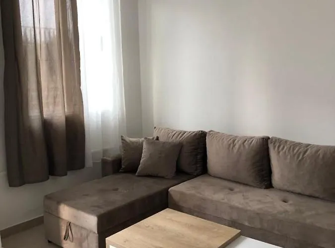 Seasidegolem Hébergement de vacances Golem (Tirana)